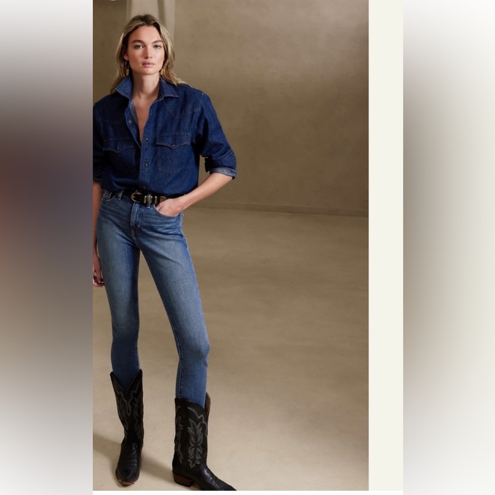 NWT Banana Republic Premium Denim Ultra High Rise Slim Ankle Jean Medium Wash 32